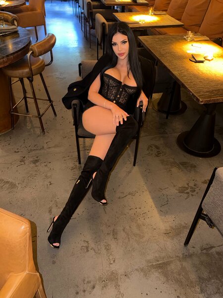 Sabina , 26, model on mmodels